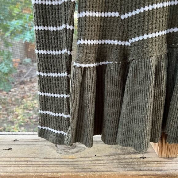 Anthropologie Eri & Ali Green & White Striped Ruffled Knit Top Size XS - Picture 3 of 8